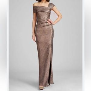 Teri Jon Metallic Jacquard Asymmetrical Shoulder Gown size 8
